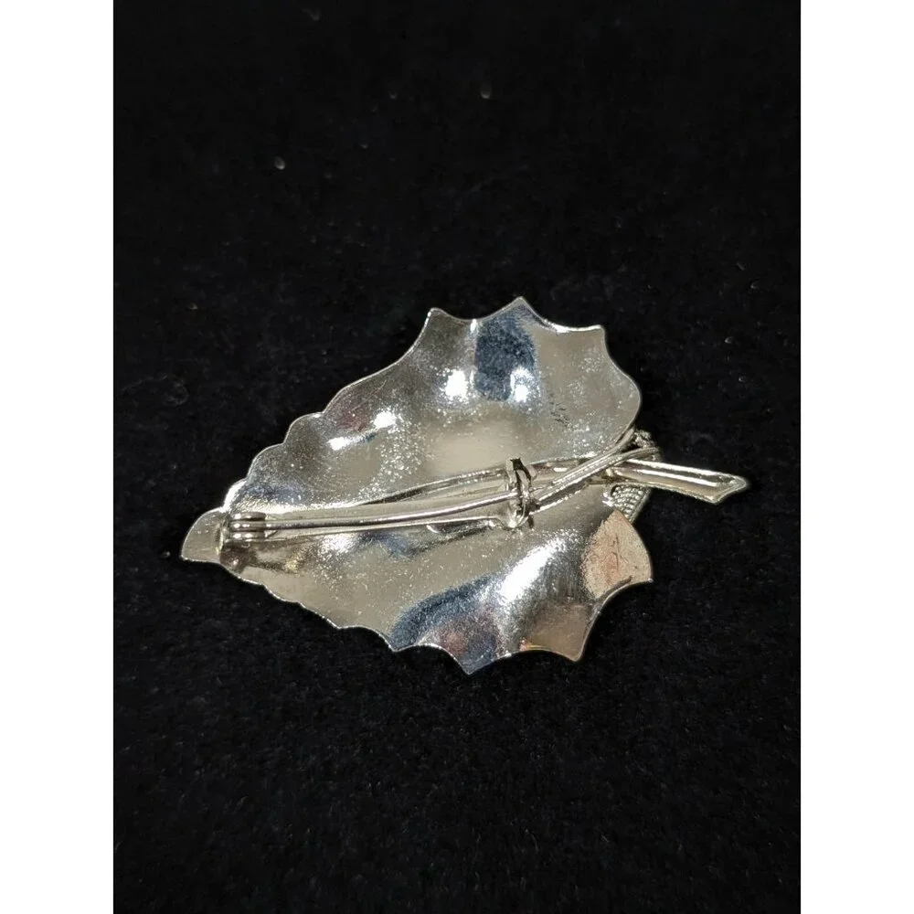 Vintage Silver Tone Filigree‎ Leaf Faux Pearl Pin Brooch